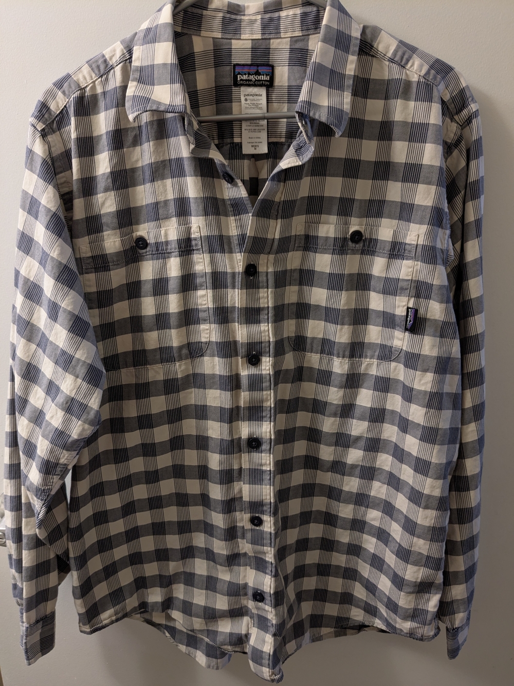 Patagonia men's dress shirt size Medium